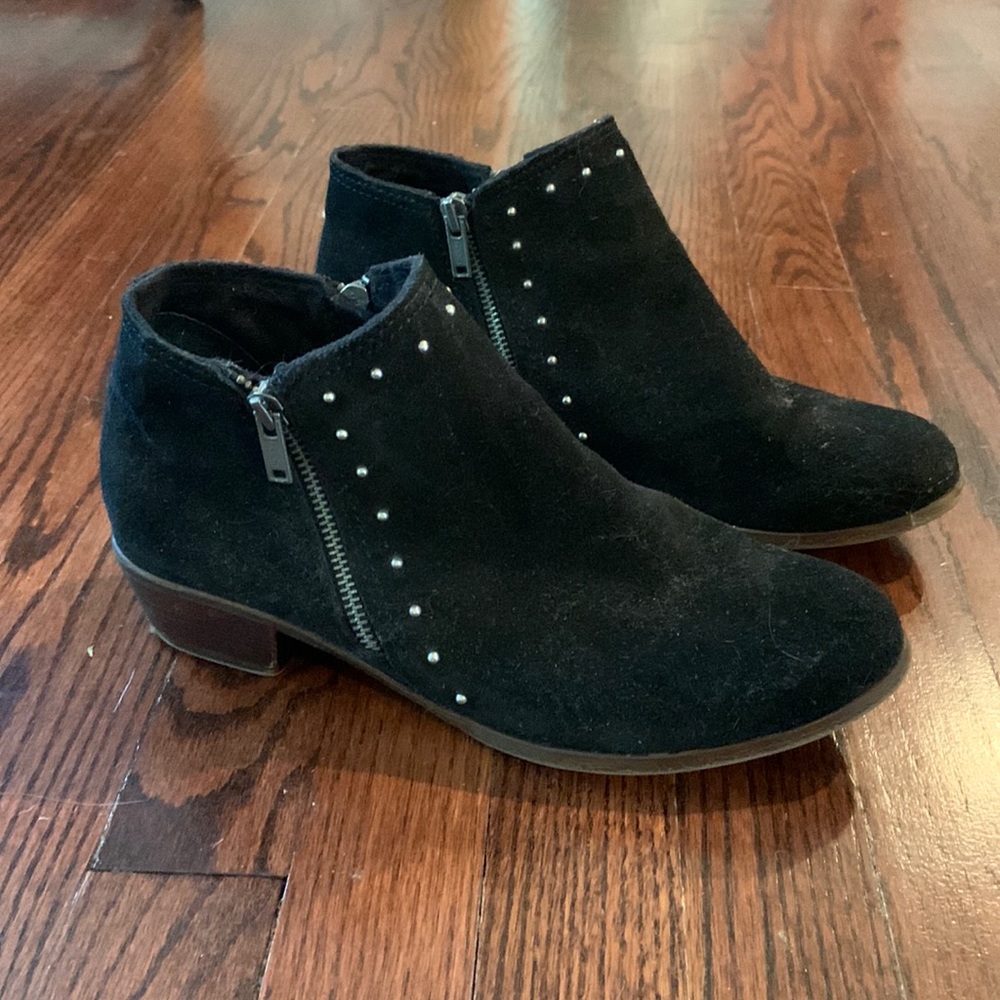 Minnetonka Brie Side Zip Black Leather Bootie